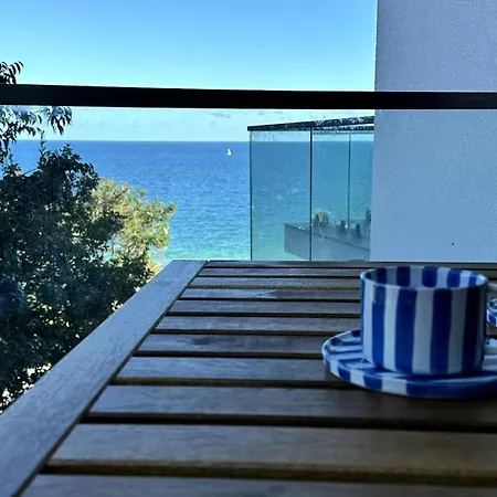 Apartment Modern 1-bed With Pool & Seaview Warna