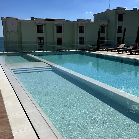 Apartment Modern 1-bed With Pool & Seaview Varna
