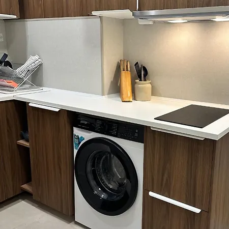 Apartment Modern 1-bed With Pool & Seaview Warna