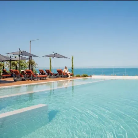 Modern 1-bed With Pool & Seaview Appartement Varna
