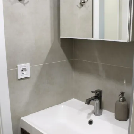 Apartment Modern 1-bed With Pool & Seaview Varna