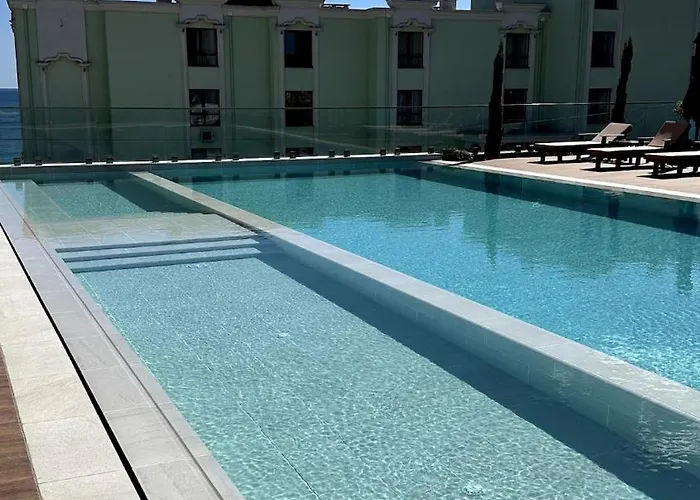 Apartment Modern 1-bed With Pool & Seaview Varna