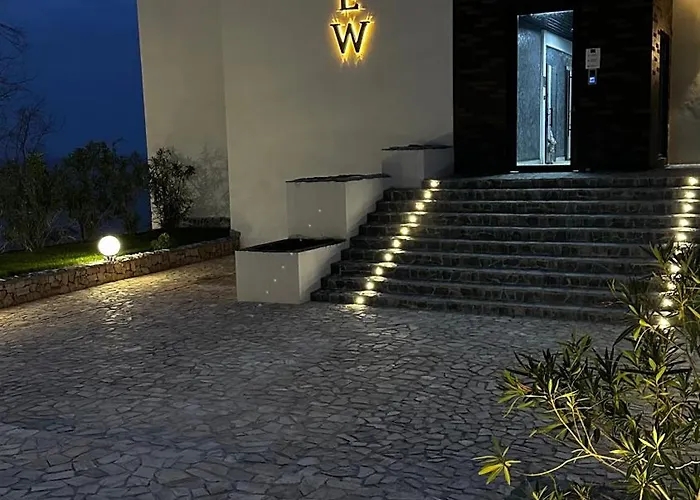 דירה Modern 1-bed With Pool & Seaview וארנה